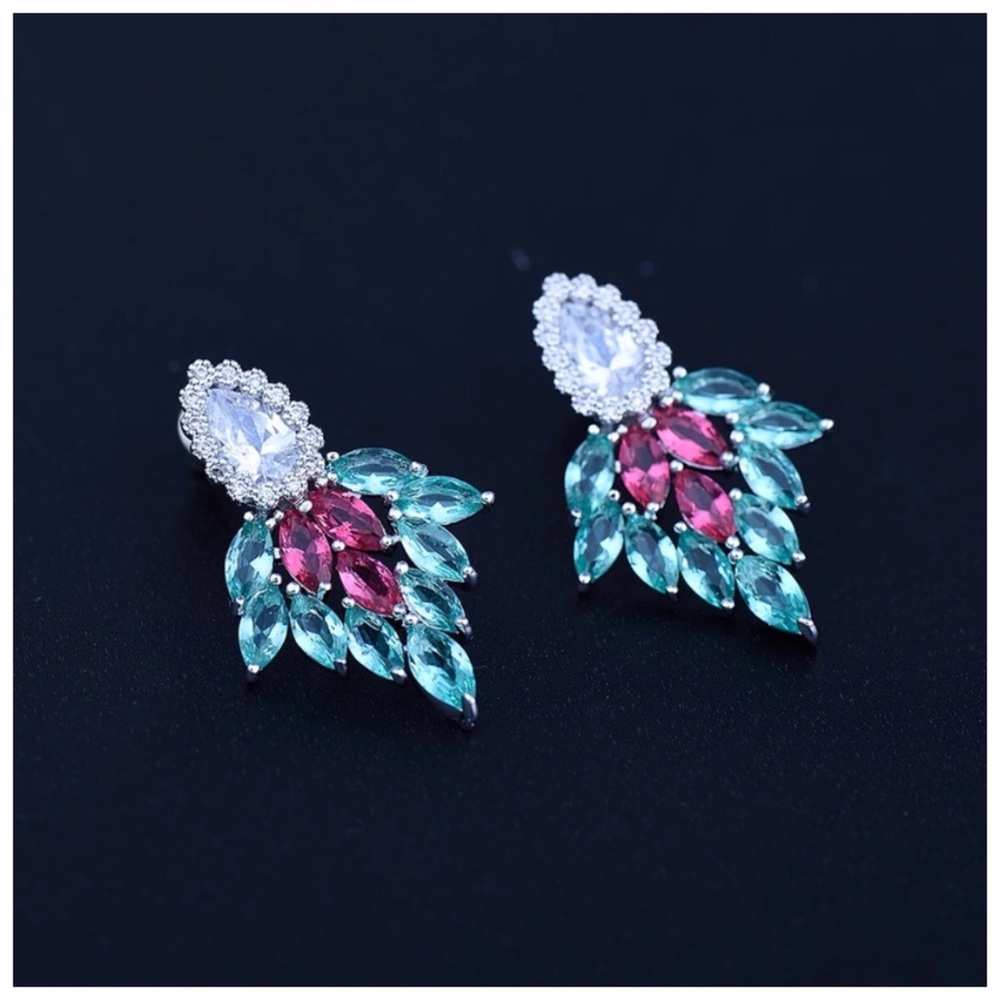 Swarovski Crystals The Percana Earrings - Picture 3 of 4